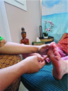 Massage thai sur matelas traditionnel